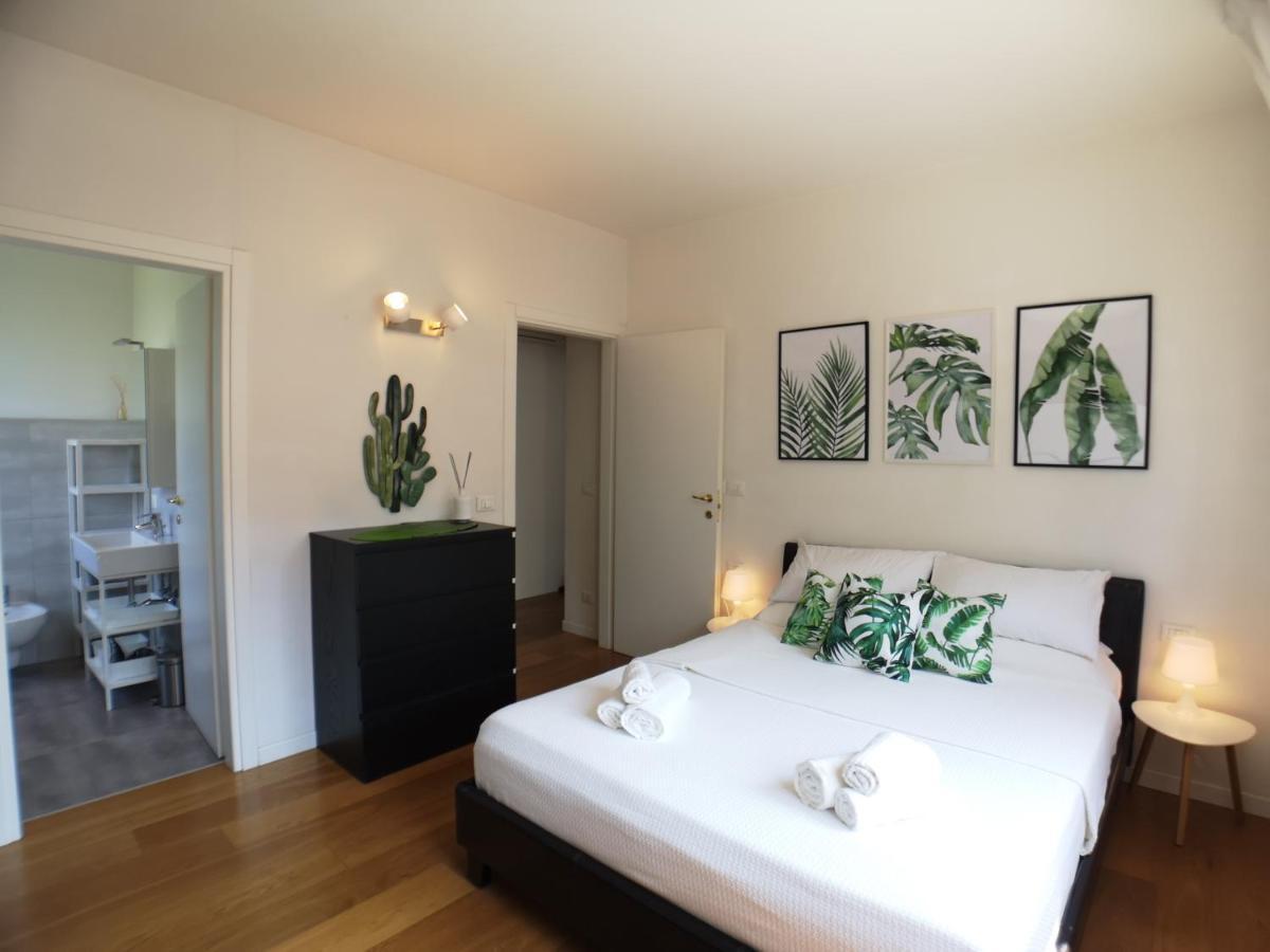 Convenient Family Apt With Private Parking เมสเตร ภายนอก รูปภาพ
