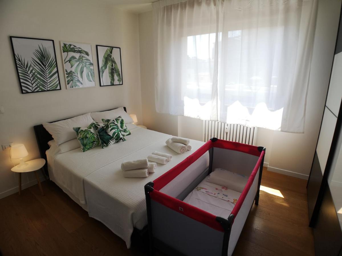 Convenient Family Apt With Private Parking เมสเตร ภายนอก รูปภาพ