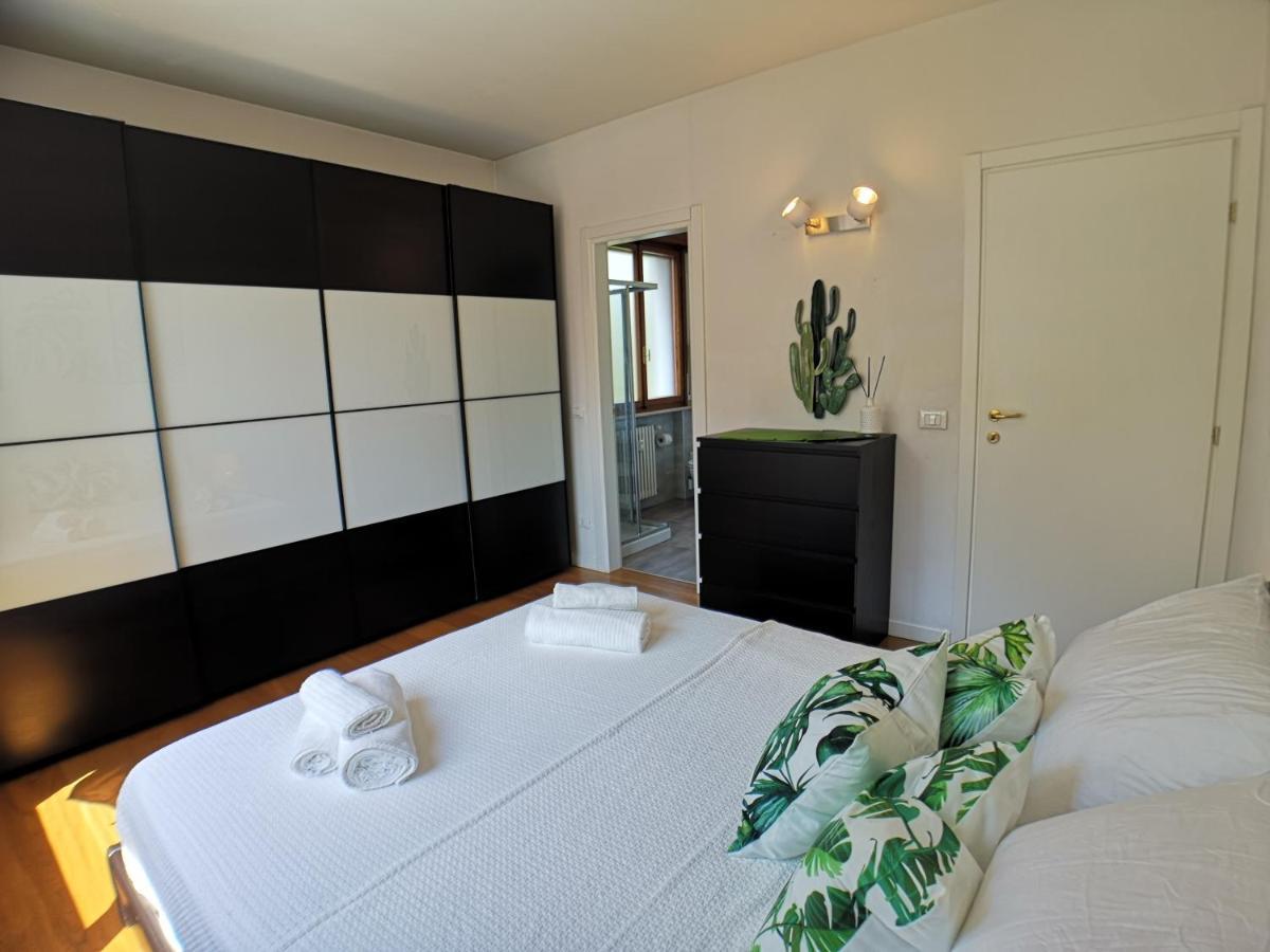 Convenient Family Apt With Private Parking เมสเตร ภายนอก รูปภาพ
