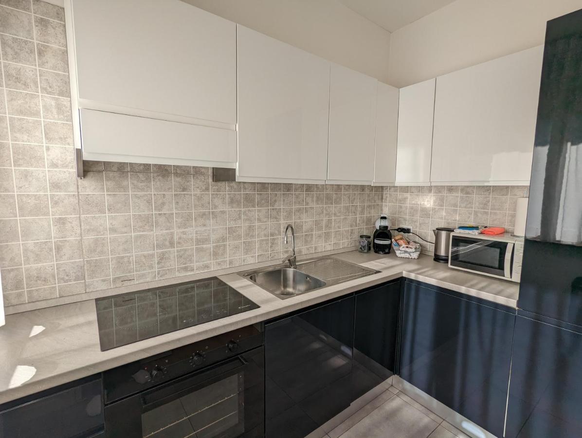Convenient Family Apt With Private Parking เมสเตร ภายนอก รูปภาพ