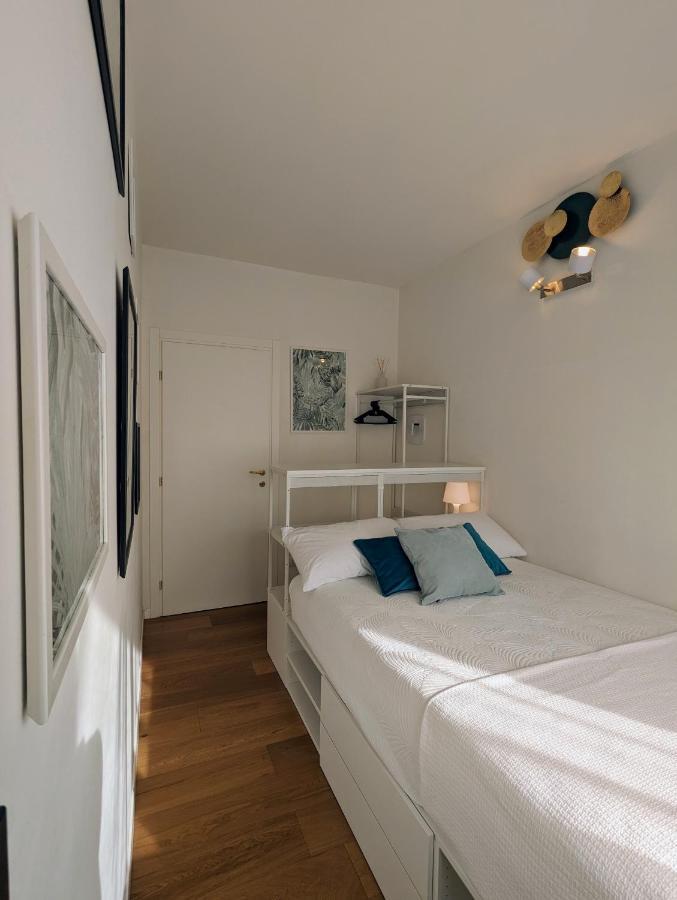 Convenient Family Apt With Private Parking เมสเตร ภายนอก รูปภาพ