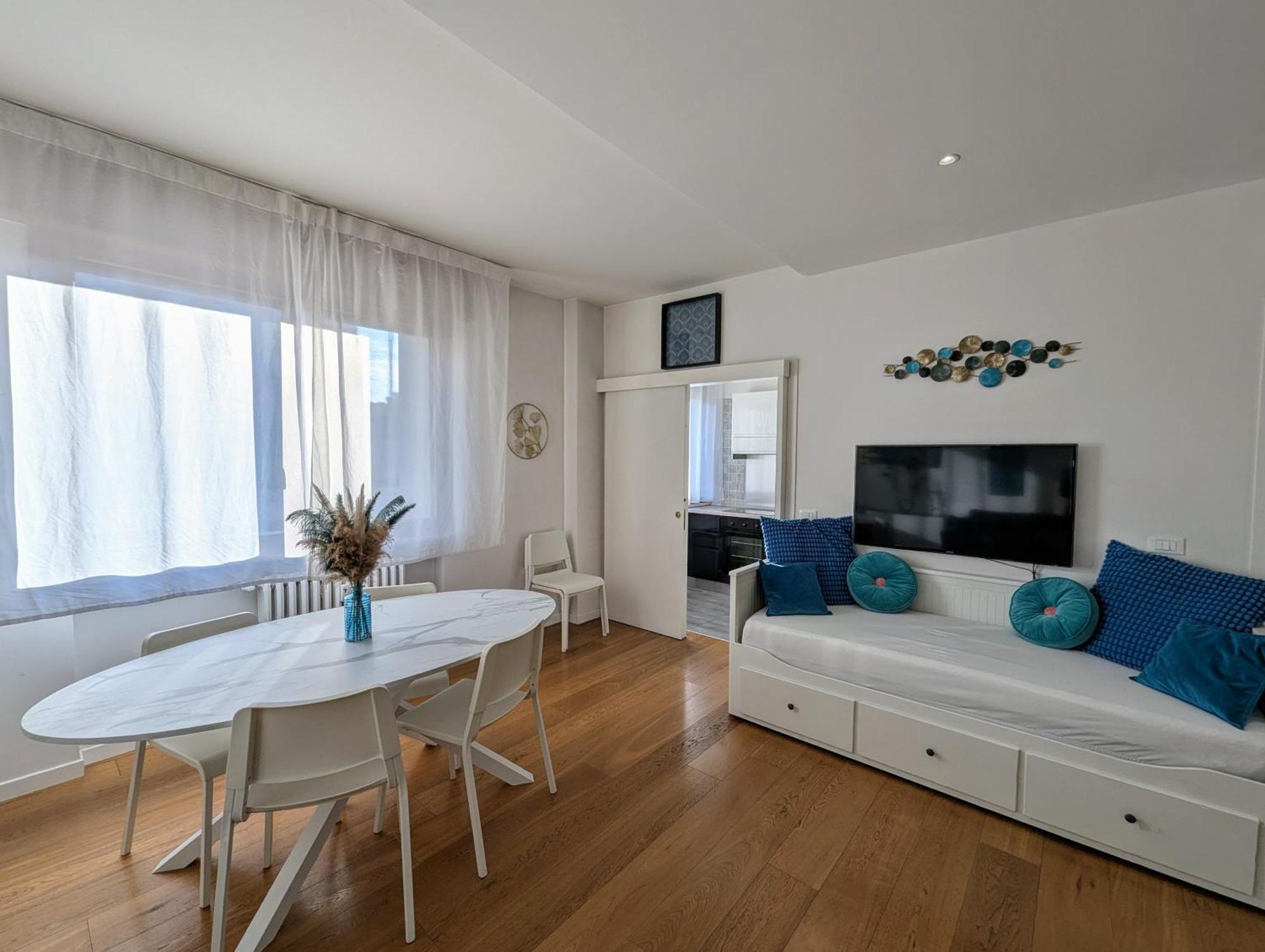 Convenient Family Apt With Private Parking เมสเตร ภายนอก รูปภาพ